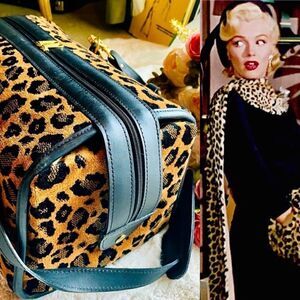 ♥️ Travel bag, vintage carry on, in Leopard 🐆 print. Gevive by boyt.